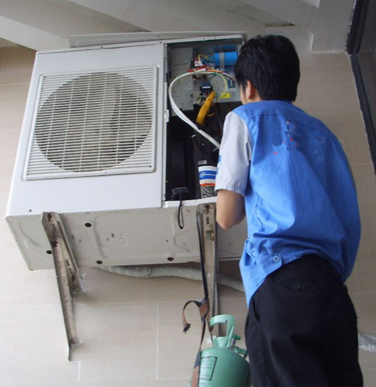 孙吴空调开机无反应维修